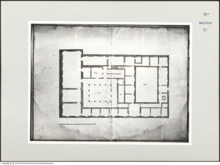 Vorderseite von Getty Research Institute [https://www.deutsche-digitale-bibliothek.de/content/lizenzen/rv-ez/] Santa Maria - Fassade und rechte Seitenfassade, bh231995_recto. Foto: Hutzel, Max.