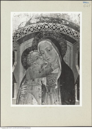 Vorderseite von Getty Research Institute [https://www.deutsche-digitale-bibliothek.de/content/lizenzen/rv-ez/] Thronende Madonna - Detail: Oberkörper, bh232017_recto. Foto: Hutzel, Max.