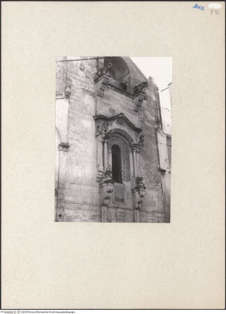 Vorderseite von Kraft, Jost (München) [https://www.deutsche-digitale-bibliothek.de/content/lizenzen/rv-ez/] San Giovanni BattistaOstfassade - Mittelachse, Detail: Fenster, bh232330_recto. Foto: Kraft, Jost (München).