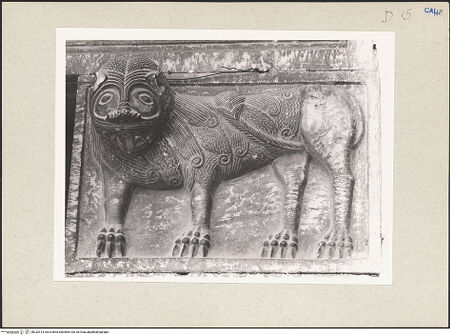 Vorderseite von Pedicini, Luciano [https://www.deutsche-digitale-bibliothek.de/content/lizenzen/rv-ez/] Hauptportal - Rechter Türpfosten, Detail, bh232414_recto. Foto: Pedicini, Luciano.