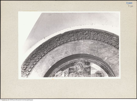 Vorderseite von Pace, Valentino [https://www.deutsche-digitale-bibliothek.de/content/lizenzen/rv-ez/] Hauptportal - Detail, mittlerer Teil, bh232453_recto. Foto: Pace, Valentino.