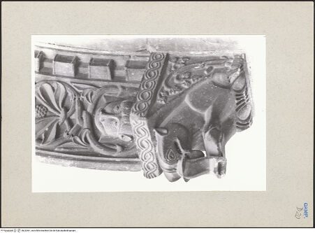 Vorderseite von Pace, Valentino [https://www.deutsche-digitale-bibliothek.de/content/lizenzen/rv-ez/] Hauptportal - Linke Konsole, bh232461_recto. Foto: Pace, Valentino.