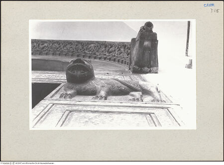 Vorderseite von Pace, Valentino [https://www.deutsche-digitale-bibliothek.de/content/lizenzen/rv-ez/] Hauptportal - Rechter Türpfosten, Detail, bh232467_recto. Foto: Pace, Valentino.