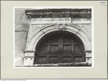 Vorderseite von Getty Research Institute [https://www.deutsche-digitale-bibliothek.de/content/lizenzen/rv-ez/] Portal - Obere Portalhälfte, bh233415_recto. Foto: Hutzel, Max.