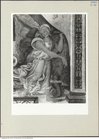 Vorderseite von Getty Research Institute [https://www.deutsche-digitale-bibliothek.de/content/lizenzen/rv-ez/] Kapellendekoration mit Auferstehung Christi, Sibyllen und Personen des Alten TestamentsVorhanghaltende Engel - Detail: Engel rechts, bh234923_recto. Foto: Hutzel, Max.