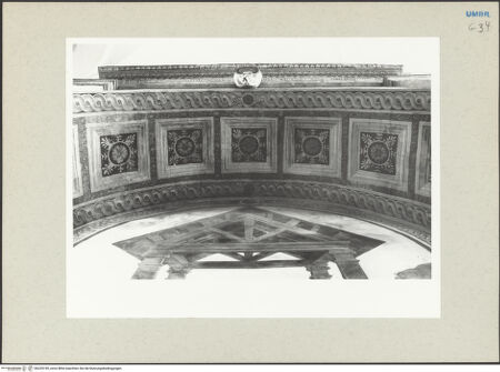 Vorderseite von Getty Research Institute [https://www.deutsche-digitale-bibliothek.de/content/lizenzen/rv-ez/] Kapellendekoration mit Anbetung des Kindes und Aposteln - Bogenlaibung, Untersicht, bh235199_recto. Foto: Hutzel, Max.