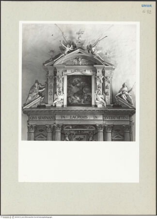 Vorderseite von Getty Research Institute [https://www.deutsche-digitale-bibliothek.de/content/lizenzen/rv-ez/] Madonnenaltar - Detail: Gebälk- und Giebelzone, bh235212_recto. Foto: Hutzel, Max.