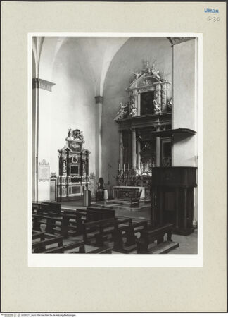 Vorderseite von Getty Research Institute [https://www.deutsche-digitale-bibliothek.de/content/lizenzen/rv-ez/] Madonna delle Lacrime - Inneres, Blick aus dem Langhaus in das Südquerhaus nach Südosten (Ostwand: Grabmonument des Kardinals Erminio Valenti; Südwand: Madonnenaltar), bh235213_recto. Foto: Hutzel, Max.