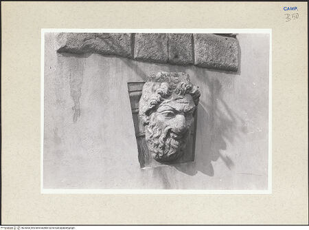 Vorderseite von Bildarchiv Foto Marburg [https://www.deutsche-digitale-bibliothek.de/content/lizenzen/rv-ez/] Mascaron - Seitenansicht, bh235400_recto. Foto.