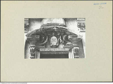 Vorderseite von Foto Lorenz Wien [https://www.deutsche-digitale-bibliothek.de/content/lizenzen/rv-ez/] San Girolamo della CaritàFassade - Portal, Giebel, bh236219_recto. Foto.