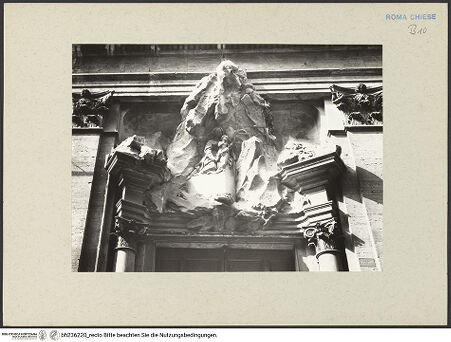 Vorderseite von Lorenz, Wien [https://rightsstatements.org/page/CNE/1.0/] Portalskulptur Santa Maria di Monserrato; Madonna mit Jesuskind, das den Felsen zersägt - Gesamtansicht, bh236220_recto. Foto: Lorenz, Wien.