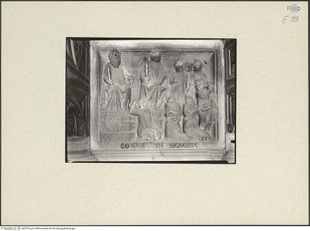 Vorderseite von Bibliotheca Hertziana [https://www.deutsche-digitale-bibliothek.de/content/lizenzen/rv-fz/] Grabmal des Bischofs Guido Tarlati (gest. 1327)Allegorische Darstellungen der Gemeinde und Szenen aus dem Leben des Bischof Guido TarlatiDie Gemeinde regiert (Comune in signoria) - Gesamtansicht, bh237016_recto. Foto: Lotz-Bauer, Hilde.