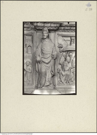 Vorderseite von Bibliotheca Hertziana [https://www.deutsche-digitale-bibliothek.de/content/lizenzen/rv-fz/] Grabmal des Bischofs Guido Tarlati (gest. 1327)Allegorische Darstellungen der Gemeinde und Szenen aus dem Leben des Bischof Guido Tarlati - Detail, Bischof, bh237021_recto. Foto: Lotz-Bauer, Hilde.