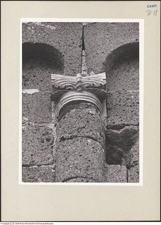 Vorderseite von Pedicini, Luciano [https://www.deutsche-digitale-bibliothek.de/content/lizenzen/rv-ez/] Kapitelle des Südlichtgadens - Gesamtansicht, bh238768_recto. Foto: Pedicini, Luciano.