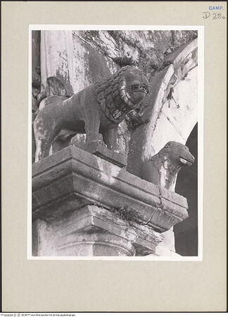 Vorderseite von Pedicini, Luciano [https://www.deutsche-digitale-bibliothek.de/content/lizenzen/rv-ez/] Pfeiler und KonsolenErster Arkadenpfeiler - Detail, Westseite, bh238777_recto. Foto: Pedicini, Luciano.