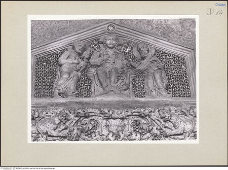 Vorderseite von Pedicini, Luciano [https://www.deutsche-digitale-bibliothek.de/content/lizenzen/rv-ez/] HauptportalTraditio Legis - Gesamtansicht von unten (und Türsturz, Detail), bh238805_recto. Foto: Pedicini, Luciano.