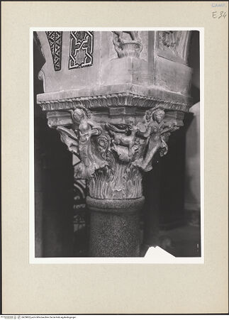 Vorderseite von Pedicini, Luciano [https://www.deutsche-digitale-bibliothek.de/content/lizenzen/rv-ez/] Säulen und BasenKapitell mit Figuren und Tieren - Kapitell 3: Seitenansicht, bh238823_recto. Foto: Pedicini, Luciano.