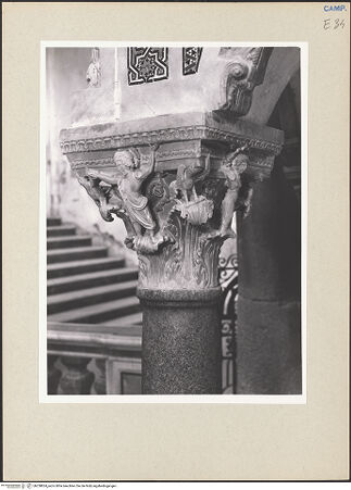 Vorderseite von Pedicini, Luciano [https://www.deutsche-digitale-bibliothek.de/content/lizenzen/rv-ez/] Säulen und BasenKapitell mit Figuren und Mischwesen - Kapitell 1: Seitenansicht, bh238824_recto. Foto: Pedicini, Luciano.