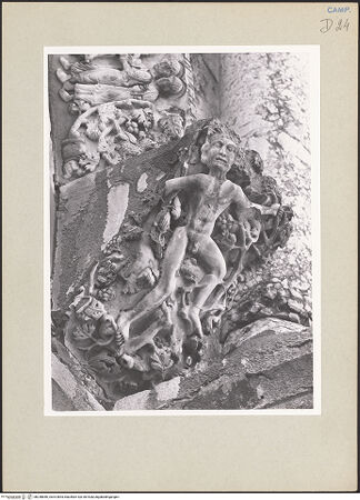 Vorderseite von Pedicini, Luciano [https://www.deutsche-digitale-bibliothek.de/content/lizenzen/rv-ez/] Archivolte der mittleren ArkadeRechte Konsole: Noahs Trunkenheit - Gesamtansicht, bh238846_recto. Foto: Pedicini, Luciano.