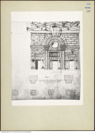 Vorderseite von Biblioteca Apostolica Vaticana [https://www.deutsche-digitale-bibliothek.de/content/lizenzen/rv-ez/] Codex BarberiniDer Arco dei Pantani als Teil der ehemaligen Umfassungsmauer des Augustusforums als Ruine, darunter Grundriss eines Säulenportikus - Gesamtansicht, bh241873_recto. Foto.