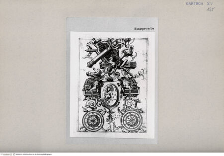 Vorderseite von  [http://creativecommons.org/publicdomain/mark/1.0/] ... - , bh244369. Foto.