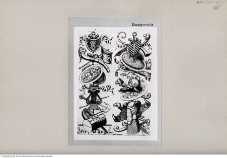 Vorderseite von  [http://creativecommons.org/publicdomain/mark/1.0/] ... - , bh244371. Foto.