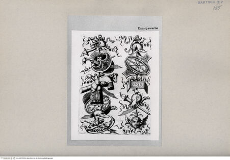 Vorderseite von  [http://creativecommons.org/publicdomain/mark/1.0/] ... - , bh244373. Foto.