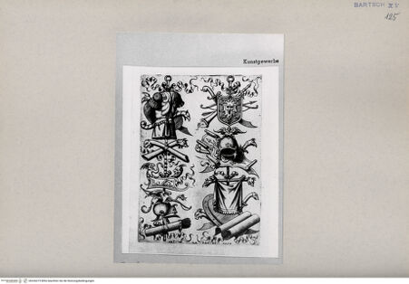 Vorderseite von  [http://creativecommons.org/publicdomain/mark/1.0/] ... - , bh244375. Foto.