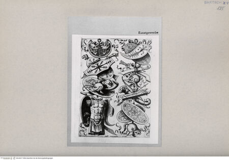 Vorderseite von  [http://creativecommons.org/publicdomain/mark/1.0/] ... - , bh244377. Foto.