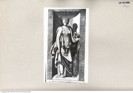 Vorderseite von Bibliotheca Hertziana [http://creativecommons.org/publicdomain/mark/1.0/] Mythologische NischenstatuenDiana mit Früchten - , bh246066. Foto.