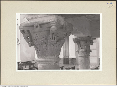 Vorderseite von Pace, Valentino [https://www.deutsche-digitale-bibliothek.de/content/lizenzen/rv-ez/] Architrav und Kapitelle - Kapitelle, bh247266_recto. Foto: Pace, Valentino.