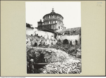 Vorderseite von ICCD [https://www.deutsche-digitale-bibliothek.de/content/lizenzen/rv-fz/] Santa Maria delle Grazie - Ansicht des Nordschiffes und der Vierung nach den Bombentreffern, bh247931_recto. Foto.