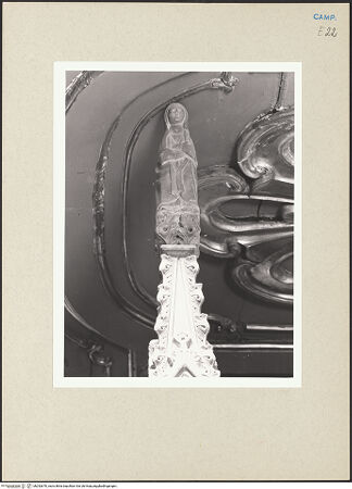 Vorderseite von Courtauld Institute of Art [https://www.deutsche-digitale-bibliothek.de/content/lizenzen/rv-ez/] KathedraVerkündigung - Linke Fiale: Maria, bh252670_recto. Foto.