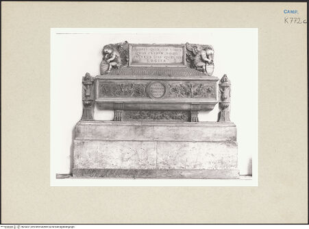 Vorderseite von Courtauld Institute of Art [https://www.deutsche-digitale-bibliothek.de/content/lizenzen/rv-ez/] Grabmal des Enrico Poderico - Gesamtansicht, bh254267_recto. Foto.