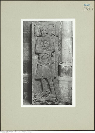 Vorderseite von Courtauld Institute of Art [https://www.deutsche-digitale-bibliothek.de/content/lizenzen/rv-ez/] Grabplatte des Nicola Barrile (gest. 1347) - Gesamtansicht, bh254274_recto. Foto.