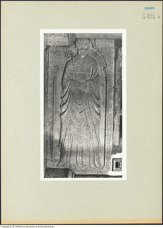 Vorderseite von Courtauld Institute, Conway Library [https://www.deutsche-digitale-bibliothek.de/content/lizenzen/rv-ez/] Grabplatte des Bischofes Ursilli de Arlicto - Gesamtansicht, bh254280_recto. Foto.