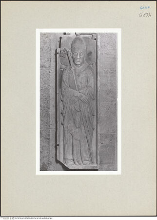 Vorderseite von Courtauld Institute, Conway Library [https://www.deutsche-digitale-bibliothek.de/content/lizenzen/rv-ez/] Liegefigur des Leo II - Gesamtansicht, bh254296_recto. Foto.