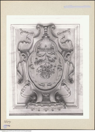 Vorderseite von Courtauld Institute of Art [https://www.deutsche-digitale-bibliothek.de/content/lizenzen/rv-ez/] Cappella Filomarino (dell'Annunziata)Wappen der Familie Filomarino - Gesamtansicht, bh254315_recto. Foto.