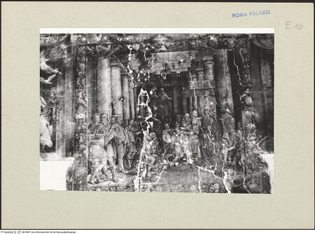 Vorderseite von Sopr. Mon. Laz. [https://www.deutsche-digitale-bibliothek.de/content/lizenzen/rv-ez/] Szenen aus dem Leben von Papst Paul III.Papst Julius III. zeichnet einen Soldaten als Kreuzritter aus, Allegorien von Religion und Kirche - zentrale Szene der Ostwand, bh254687_recto. Foto: Keaveney.