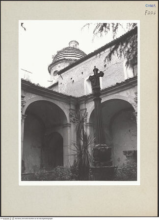 Vorderseite von Hutzel, Max [https://www.deutsche-digitale-bibliothek.de/content/lizenzen/rv-ez/] Certosa di San LorenzoChiostro del Cimitero Vecchio - Nordöstliche Ecke, bh254962_recto. Foto: Hutzel, Max.