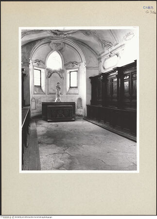 Vorderseite von Hutzel, Max [https://www.deutsche-digitale-bibliothek.de/content/lizenzen/rv-ez/] Certosa di San Lorenzo - Blick zur Apsis der Sakristei, bh254990_recto. Foto: Hutzel, Max.