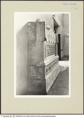 Vorderseite von Hutzel, Max [https://www.deutsche-digitale-bibliothek.de/content/lizenzen/rv-ez/] Grabmal des Kardinals Stefano Surdi (de Surdis) - Ansicht von links, bh255030_recto. Foto: Hutzel, Max.