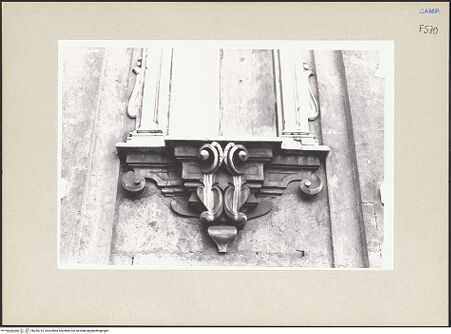 Vorderseite von Bösel, Richard [https://www.deutsche-digitale-bibliothek.de/content/lizenzen/rv-fz/] San Ferdinando - Fassade, Nische, Detail, bh255715_recto. Foto: Bösel, Richard.