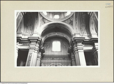 Vorderseite von Bösel, Richard [https://www.deutsche-digitale-bibliothek.de/content/lizenzen/rv-fz/] Santa Teresa a Chiaia - Kuppel, Pendentifs, und Gewölbe des Querhauses, bh255725_recto. Foto: Bösel, Richard.