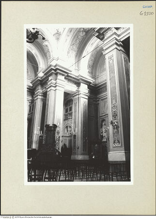 Vorderseite von Bösel, Richard [https://www.deutsche-digitale-bibliothek.de/content/lizenzen/rv-fz/] Santa Teresa a Chiaia - Pfeiler zwischen dem Presbyterium und dem rechten Arm, bh255740_recto. Foto: Bösel, Richard.