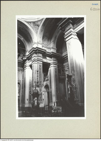 Vorderseite von Bösel, Richard [https://www.deutsche-digitale-bibliothek.de/content/lizenzen/rv-fz/] Santa Teresa a Chiaia - Pfeiler zwischen dem Presbyterium und dem linken Arm, bh255741_recto. Foto: Bösel, Richard.