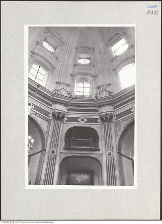 Vorderseite von Bösel, Richard [https://www.deutsche-digitale-bibliothek.de/content/lizenzen/rv-ez/] Pio Monte della Misericordia - Kuppel, Teilansicht, bh255745_recto. Foto: Bösel, Richard.