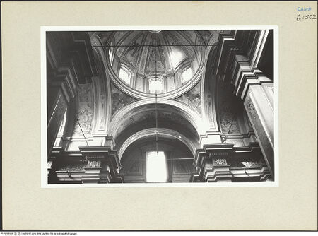 Vorderseite von Bösel, Richard [https://www.deutsche-digitale-bibliothek.de/content/lizenzen/rv-fz/] Santa Teresa a Chiaia - Teilansicht der Kuppel, bh255762_recto. Foto: Bösel, Richard.