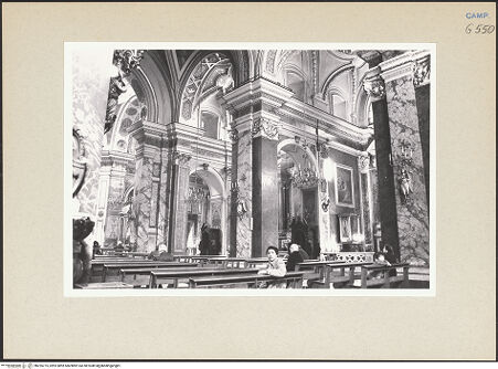 Vorderseite von Bösel, Richard [https://www.deutsche-digitale-bibliothek.de/content/lizenzen/rv-fz/] San Domenico Soriano - Seitenansicht zur rechten Seitenschiff, bh255775_recto. Foto: Bösel, Richard.