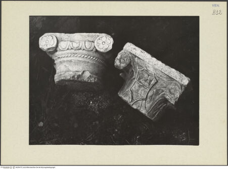 Vorderseite von Bibliotheca Hertziana [https://www.deutsche-digitale-bibliothek.de/content/lizenzen/rv-fz/] Ionische Kapitelle - , bh256157_recto. Foto: Tuttle, Richard.